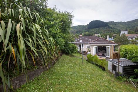 Photo of property in 28 Tipahi Street, Nelson South, Nelson, 7010