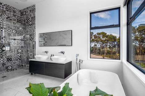 Photo of property in 58 Te Akau Drive, Russell, 0272