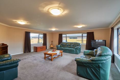 Photo of property in 69 Peter Hall Drive, Kelvin Grove, Palmerston North, 4414