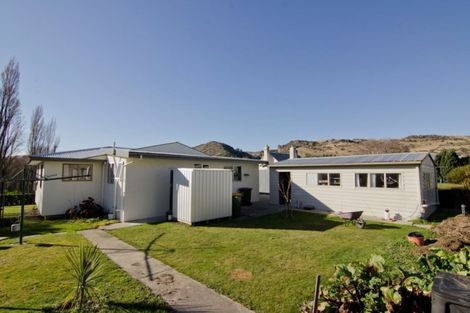 Photo of property in 85 Cheviot Street, Roxburgh, 9500
