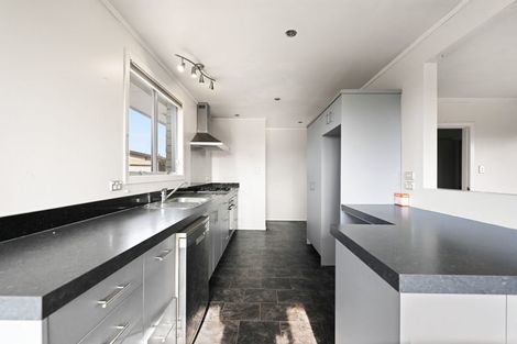 Photo of property in 18 Oakfield Crescent, Pukete, Hamilton, 3200