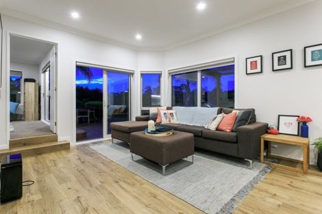 Photo of property in 47 Isobel Road, Greenhithe, Auckland, 0632