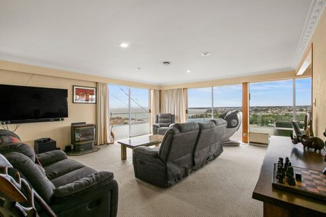 Photo of property in 11 Findlay Street, Moturoa, New Plymouth, 4310