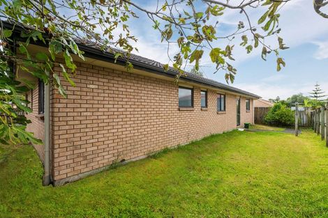 Photo of property in 14 Cade Place, Weymouth, Auckland, 2103