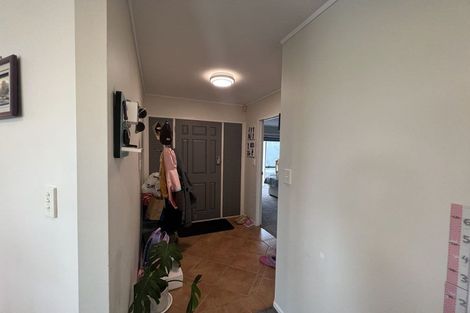 Photo of property in 3 Altair Place, Windsor Park, Auckland, 0632