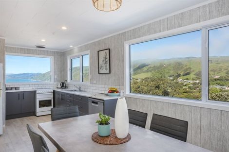 Photo of property in 18 Raroa Place, Pukerua Bay, 5026