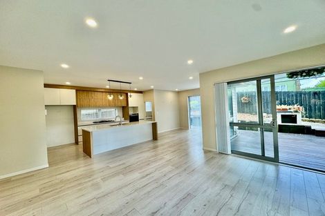 Photo of property in 42 Cresta Avenue, Beach Haven, Auckland, 0626