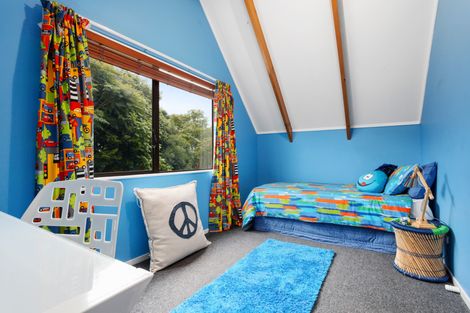 Photo of property in 174 Shaw Road, Oratia, Auckland, 0604