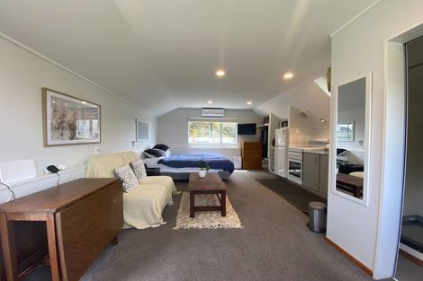 Photo of property in 32 Avalon Crescent, Fernhill, Queenstown, 9300