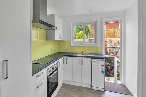 Photo of property in 4/176 Henderson Valley Road, Henderson, Auckland, 0612