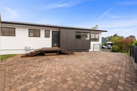 Photo of property in 8 Taurus Place, Kawaha Point, Rotorua, 3010