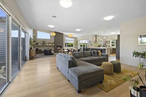 Photo of property in 32 Redwood Crescent, Hurdon, New Plymouth, 4310