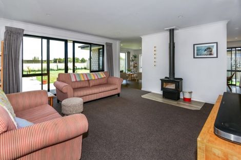 Photo of property in 2 William Hyde Place, Darfield, 7510