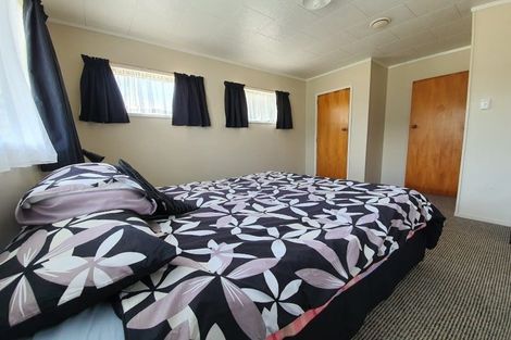 Photo of property in 18 Marohemo Road, Maungaturoto, 0583