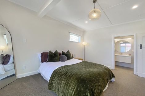 Photo of property in 81 Endeavour Street, Lyall Bay, Wellington, 6022