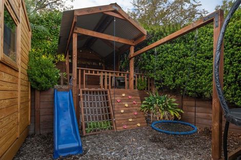 Photo of property in 24 Waimarama Street, Waikawa, Picton, 7220