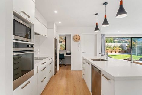 Photo of property in 15 Pennycook Place, Lake Hawea, Wanaka, 9382