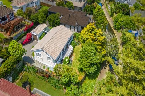 Photo of property in 2/2 Napoleon Avenue, Milford, Auckland, 0620