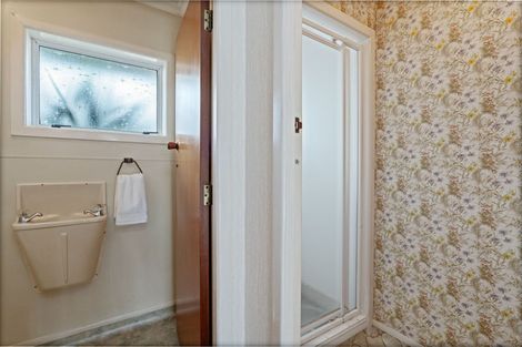 Photo of property in 6c Fairview Place, Westown, New Plymouth, 4310