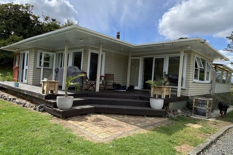 Photo of property in 569 Kanohi Road, Kaukapakapa, 0873