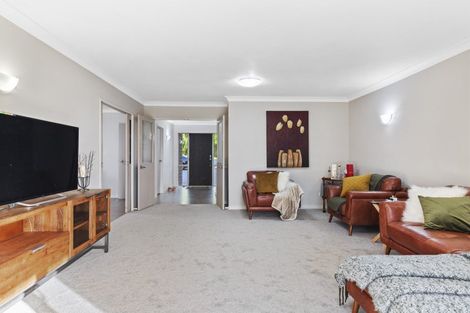 Photo of property in 21 Old Barn Road, Opaheke, Papakura, 2584