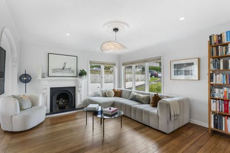 Photo of property in 1/5 Aorangi Place, Birkenhead, Auckland, 0626