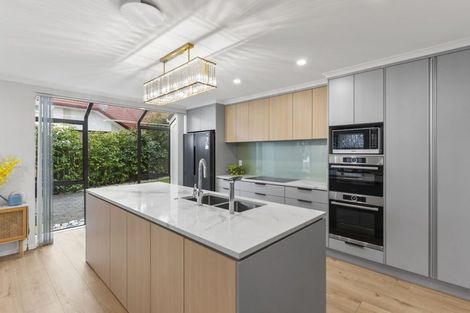 Photo of property in 32 Currell Way, Somerville, Auckland, 2014