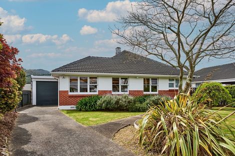 Photo of property in 8 Courtenay Road, Heretaunga, Upper Hutt, 5018