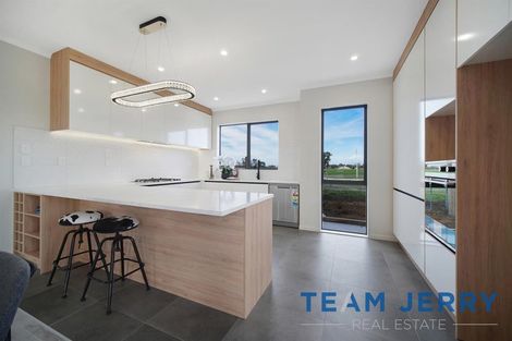 Photo of property in 2 Gertrude Cole Road, Clarks Beach, 2122