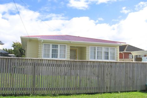 Photo of property in 40 Glamis Avenue, Strathmore Park, Wellington, 6022