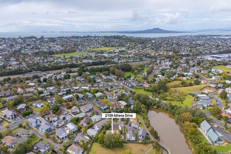 Photo of property in 2/109 Athena Drive, Totara Vale, Auckland, 0629