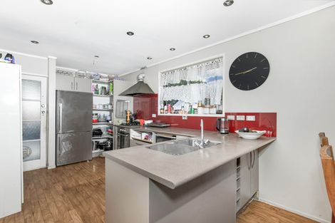 Photo of property in 86 Rosewarne Crescent, Glendene, Auckland, 0602