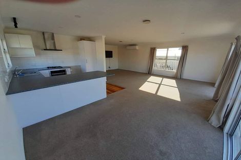 Photo of property in 59 Riversdale Drive, Merrilands, New Plymouth, 4312