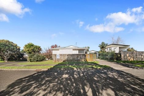 Photo of property in 1 Dalmahoy Place, Wattle Downs, Auckland, 2103