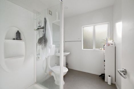 Photo of property in 32 Avalon Crescent, Fernhill, Queenstown, 9300