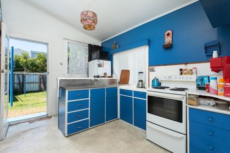 Photo of property in 17 Pitau Road, Mount Maunganui, 3116