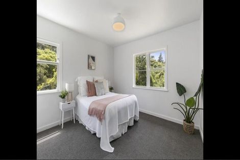 Photo of property in 138 Miromiro Road, Normandale, Lower Hutt, 5010