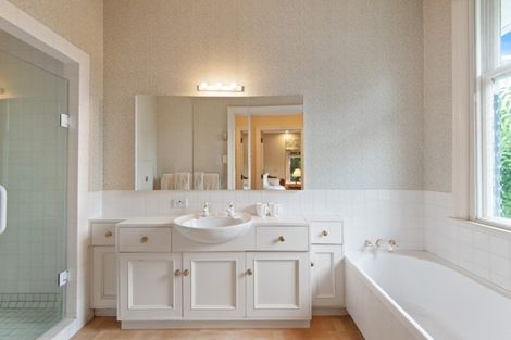 Photo of property in 186 Fendalton Road, Fendalton, Christchurch, 8052