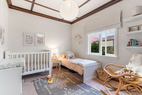 Photo of property in 220 Waitaha Road, Welcome Bay, Tauranga, 3112