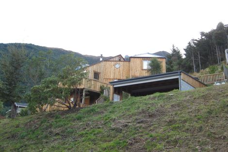 Photo of property in 9 Mckerrow Place, Sunshine Bay, Queenstown, 9300