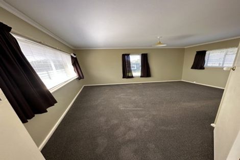 Photo of property in 11 Lyndhurst Crescent, Aranui, Christchurch, 8061
