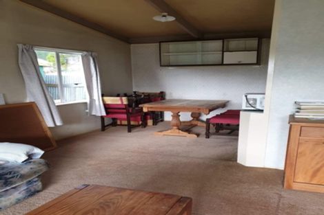 Photo of property in 76 George Street, Hikurangi, 0114