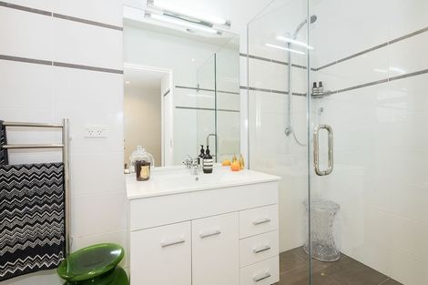 Photo of property in 2-3/270 Jervois Road, Herne Bay, Auckland, 1011