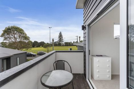 Photo of property in 11 William Bayes Place, Red Beach, 0932