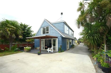 Photo of property in 2/62 Bowhill Road, New Brighton, Christchurch, 8083