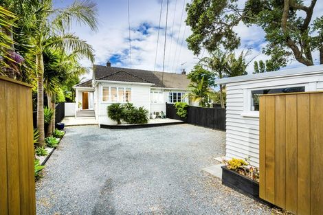 Photo of property in 202 Lake Road, Belmont, Auckland, 0622
