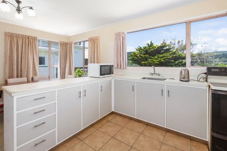 Photo of property in 71 Fyvie Avenue, Tawa, Wellington, 5028