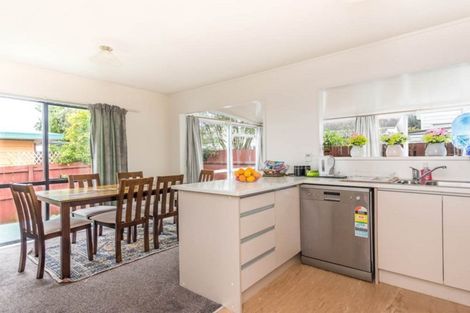 Photo of property in 2/52 Waitaki Street, Henderson, Auckland, 0612