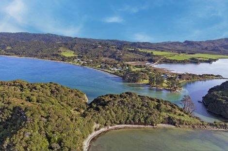 Photo of property in 51 Wharariki Road, Puponga, Collingwood, 7073