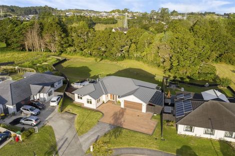 Photo of property in 21 Kahika Grove, Huapai, Kumeu, 0810